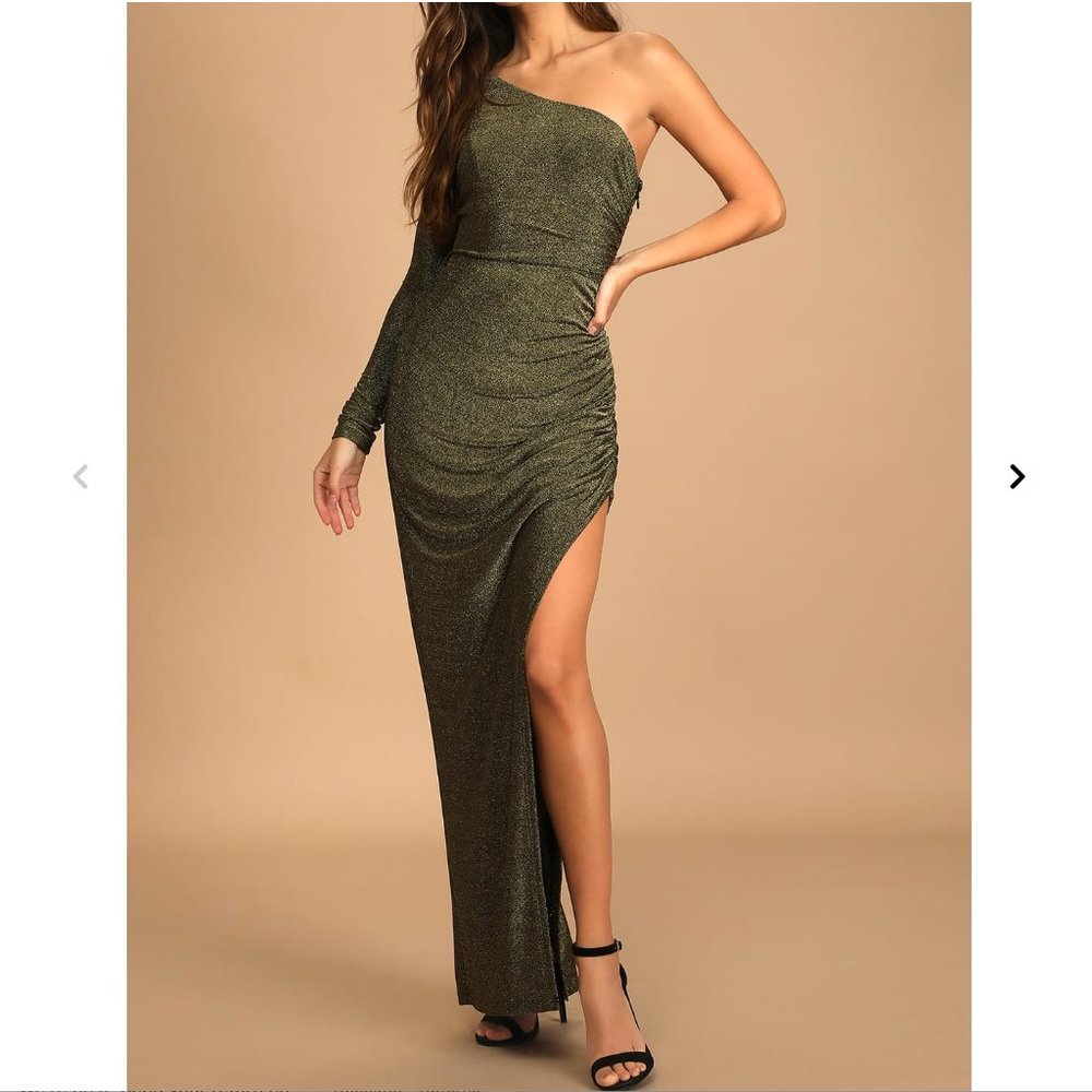 ⭐️NWT⭐️ Precious Prize Gold Metallic One-Shoulder Long Sleeve Maxi Dress
